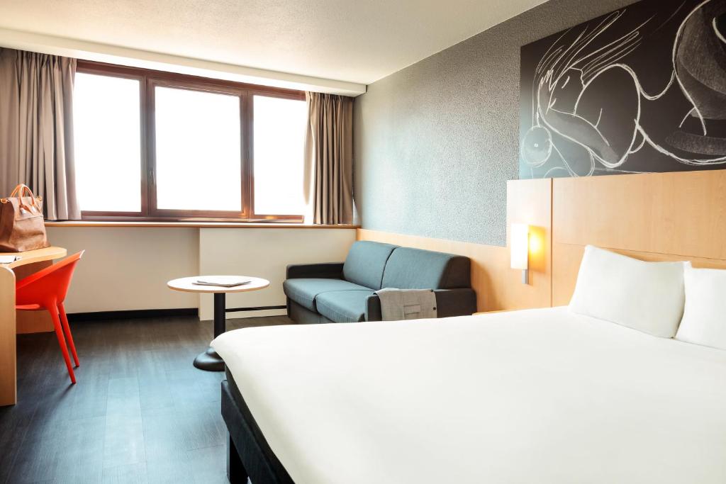 Hotel ibis Montpellier Centre Comedie is located in the heart of Montpellier, in a pedestrian area, just 300 metres from Place de la Comédie.