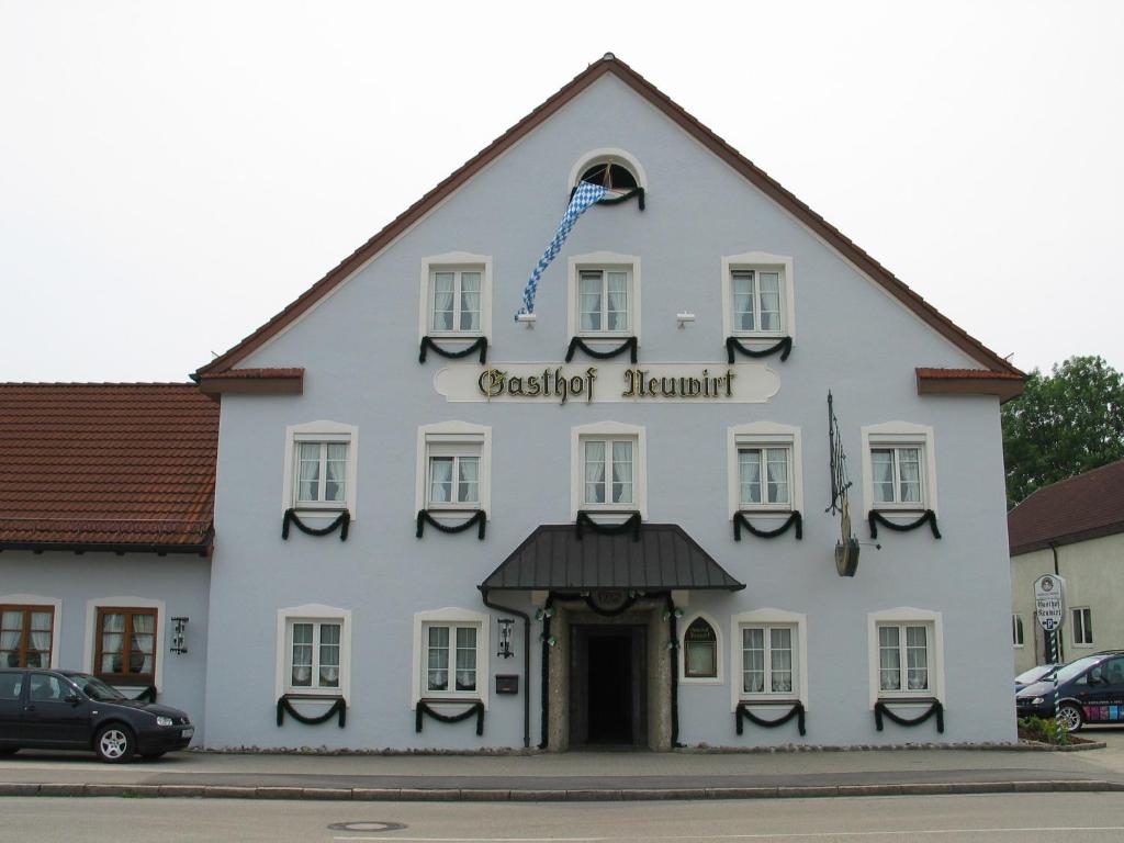 Hotel Neuwirt, Hallbergmoos