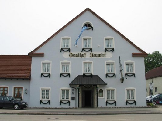 Hotel Neuwirt, Hallbergmoos