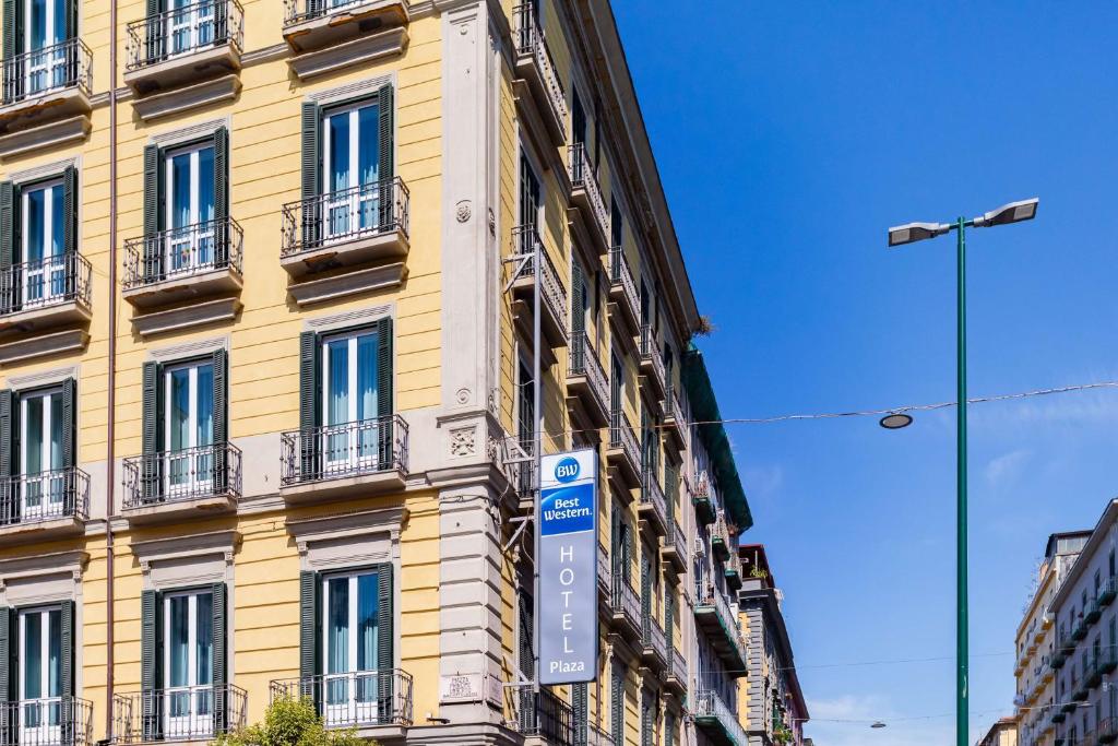 Questa struttura offre un programma di protezione speciale, un programma rigoroso di garanzie precise dedicate ai nostri ospiti e al nostro personale.