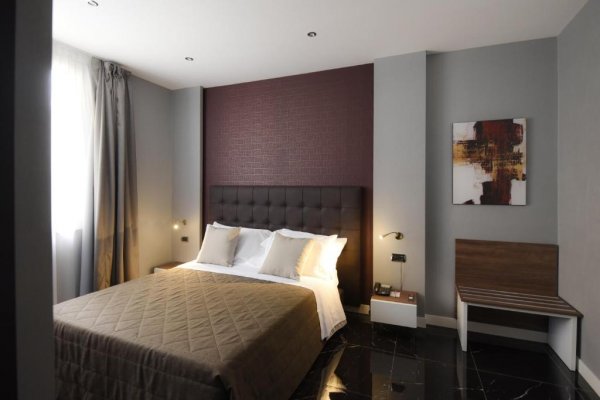 Magri's Hotel, Naples