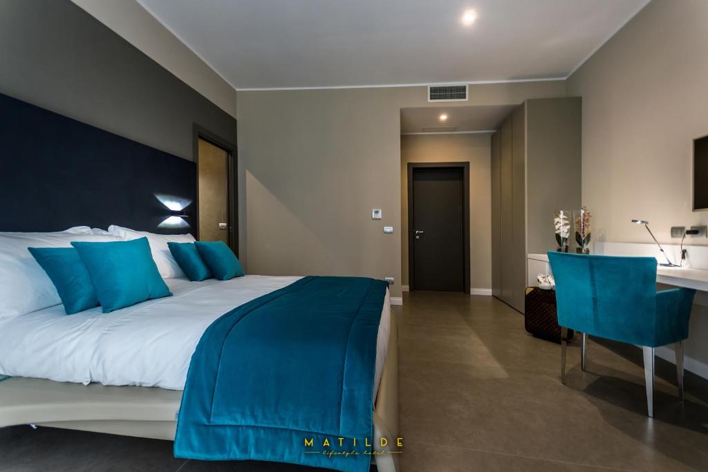 Das Hotel Matilde - Lifestyle Hotel befindet sich in zentraler Lage im Stadtteil Plebiscito von Neapel, 200 m vom Theater San Carlo und 500 m vom...