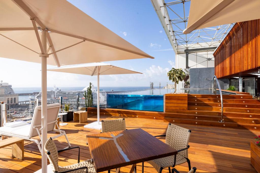 ROMEO Napoli, Naples