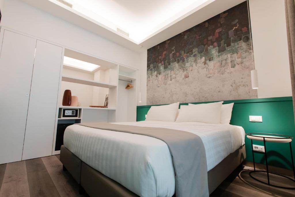 El Smart Hotel Napoli está situado en Nápoles, en la región de Campania, a menos de 1 km de Maschio Angioino y a 14 minutos a pie del Palazzo Reale...