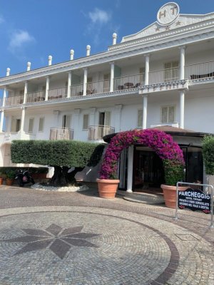 hotel tiffany, Varcaturo