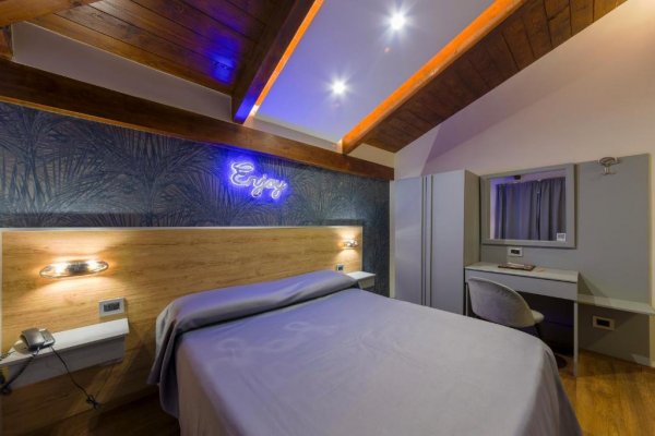 Hotel Vogue, Licola