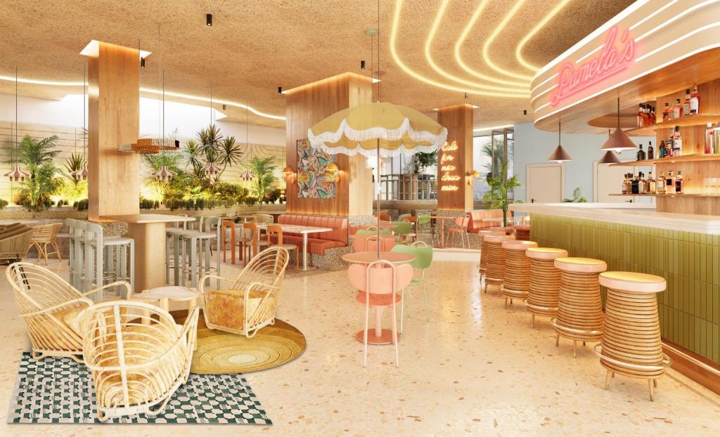 Com quartos insonorizados e climatizados com acesso Wi-Fi gratuito e uma televisão de ecrã plano por satélite, os quartos do Nice Pam Hotel OPENING Nice tem moderna suíte...