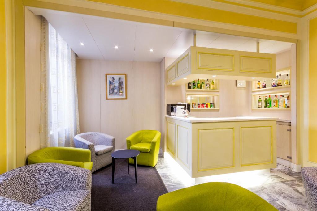 Das Hotel Busby liegt im Herzen von Nizza und bietet einen warmen und freundlichen Empfang in der Nähe der Fußgängerzone, dem Casino, dem Strand und der berühmten Promenade...
