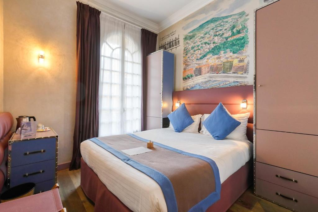 Dieses Boutique-Hotel befindet sich im Herzen des Viertels von Nizza, 950 m von der berühmten Promenade des Anglais entfernt.