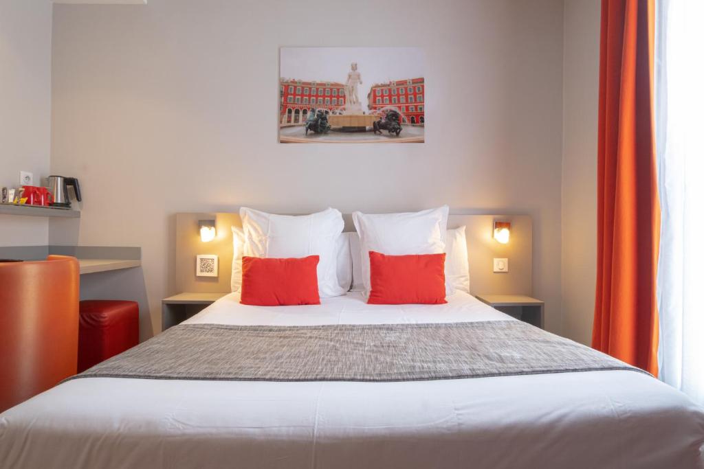 Das Hôtel de la Fontaine liegt nur 50 m von der Promenade des Anglais im Herzen von Nizza entfernt, 5 Gehminuten von der Altstadt von Nizza entfernt.