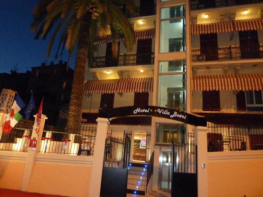 Este hotel está a 550 metros del Monte Carlo Casino y a 15 minutos a pie de las playas. Está situado en el centro de Beausoleil.