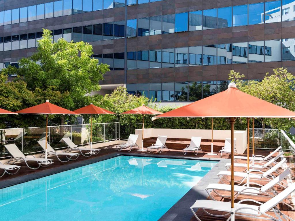 Novotel Suites Nice Airport is located in the Arenas business district, a 5-minute walk from the Promenade des Anglais and Nice International Côte d'Azur...
