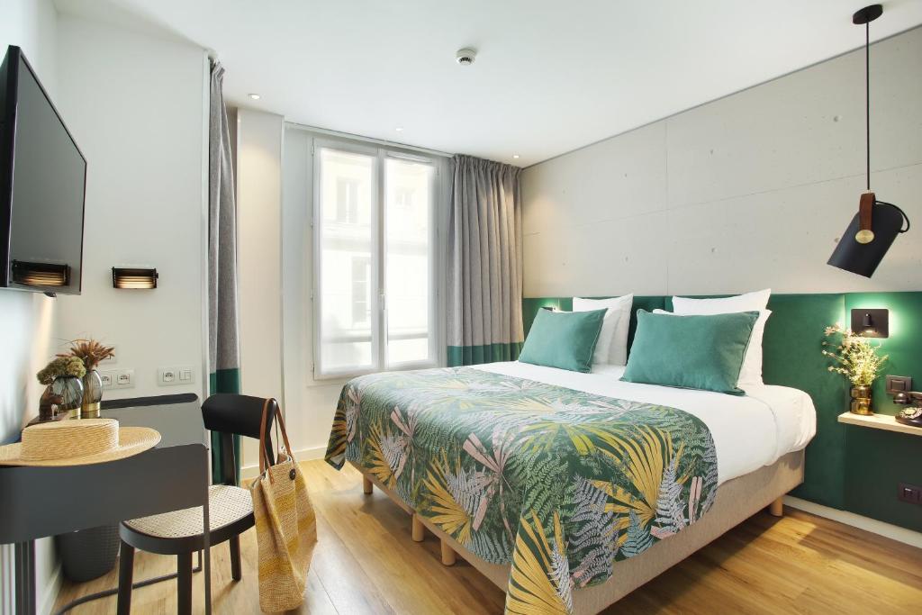 Das Hotel Basile liegt im 9. Arrondissement in Paris, nur 2 Gehminuten vom Place de la Madeleine und 600 m von der Opéra Garnier entfernt.