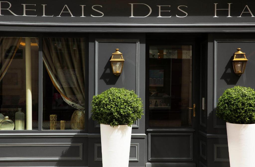 Located in a pedestrian street in the centre of Paris, Hôtel Le Relais des Halles Paris is 500 metres from the Georges Pompidou Museum.