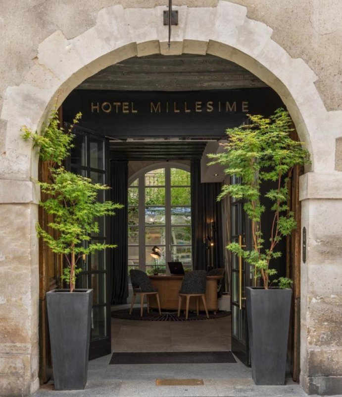 Located in a 17th century building in the heart of the Saint-Germain-des-Prés district, just a 10-minute walk from The Louvre, this hotel offers...