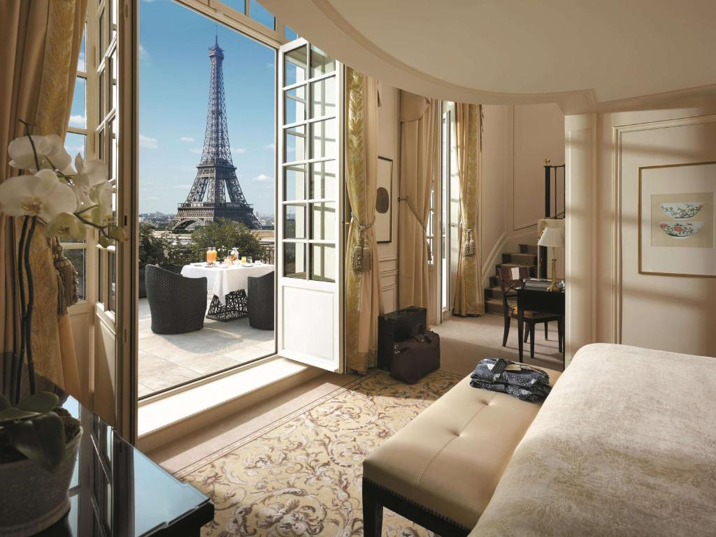 A former residence of Prince Roland Bonaparte and listed in the French “Monuments Historiques”, Shangri-La Hotel, Paris is a hotel palace located across...