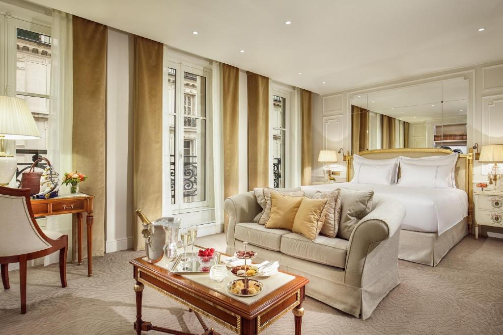 El Hotel Splendide Royal Paris - Relais & Châteaux se encuentra en París 8, a 6 minutos a pie de los Campos Elíseos y a 1,1 km de la Opéra Garnier.