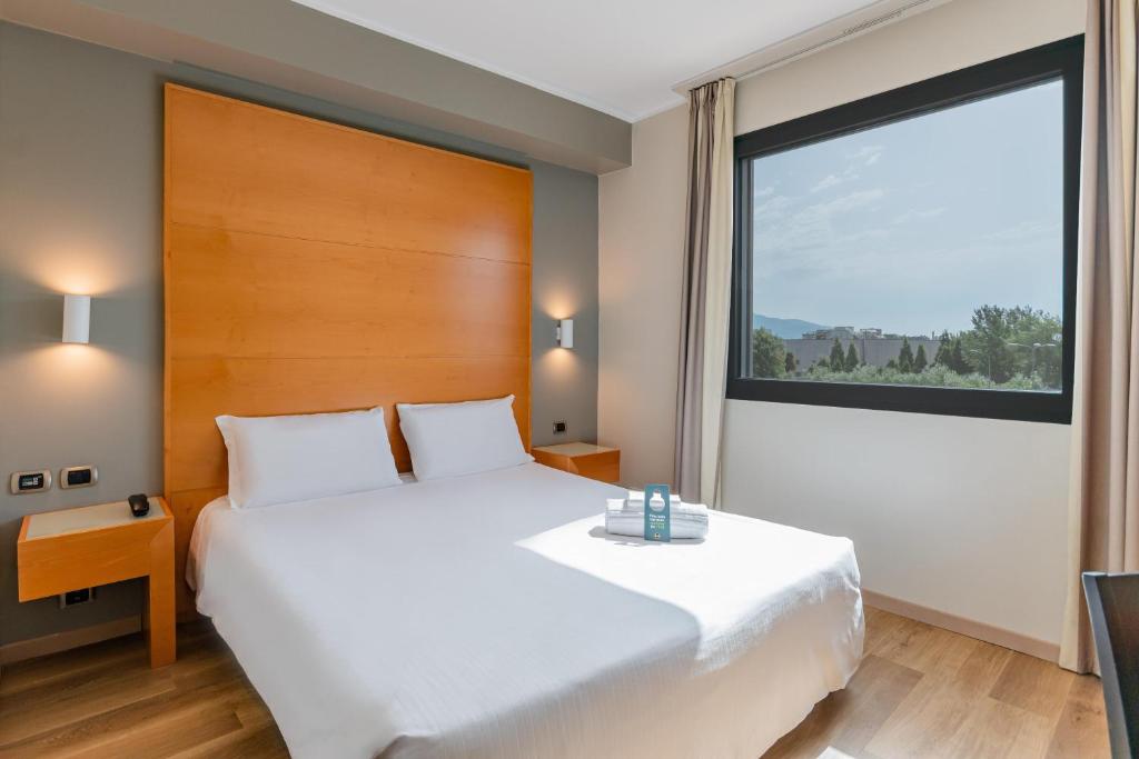 Il B&B HOTEL Pisa Airport dista 3,8 km dall'aeroporto Galileo Galilei di Pisa e 450 metri dall'autostrada A12.