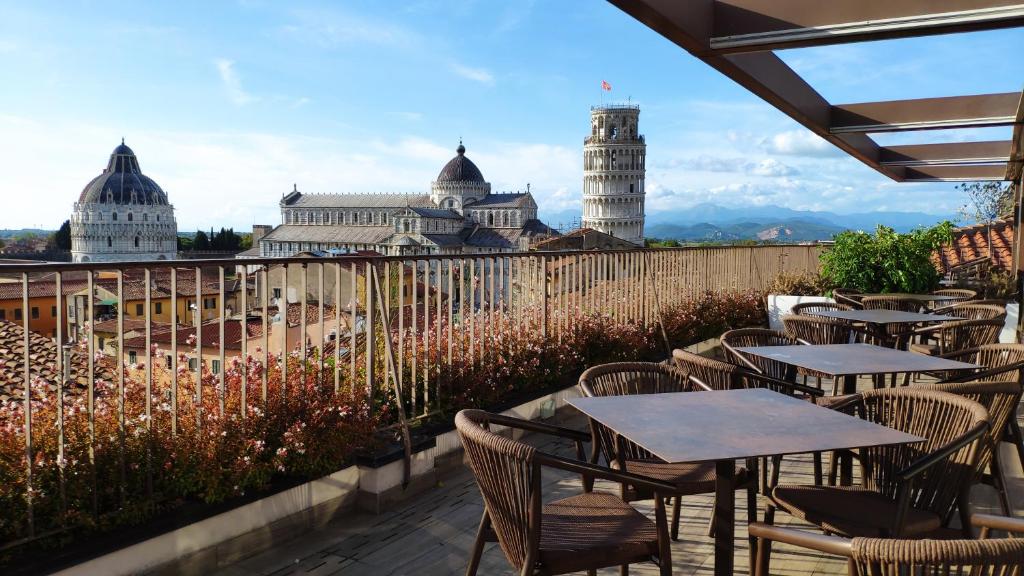 O Grand Hotel Duomo fica a 2 minutos a pé da Praça Duomo e da Torre Inclinada de Pisa.