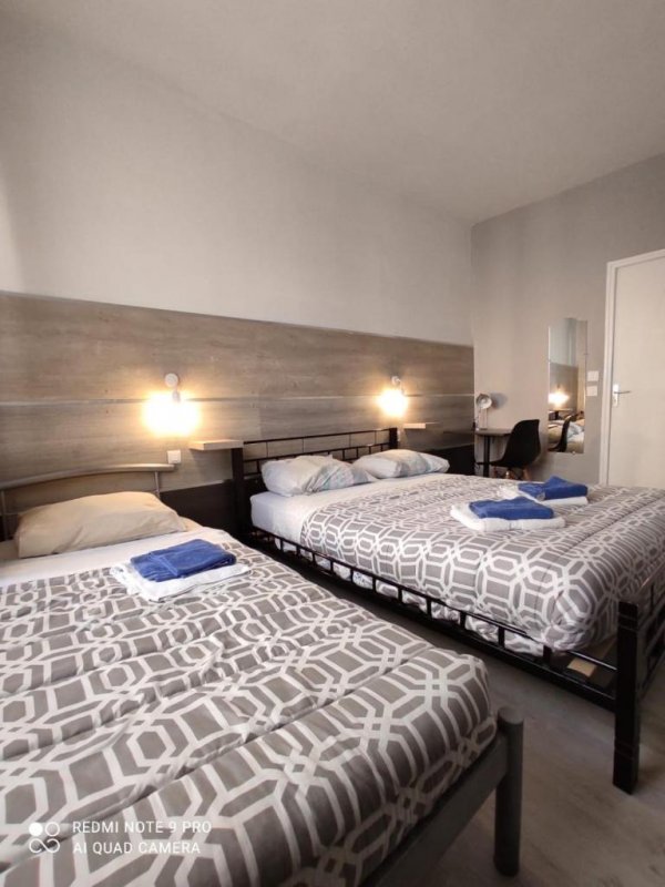 Le Bon Moine is located in the city centre of Reims, just a 2-minute walk from Reims Cathedral and 50 metres from the Museum of Fine Art.