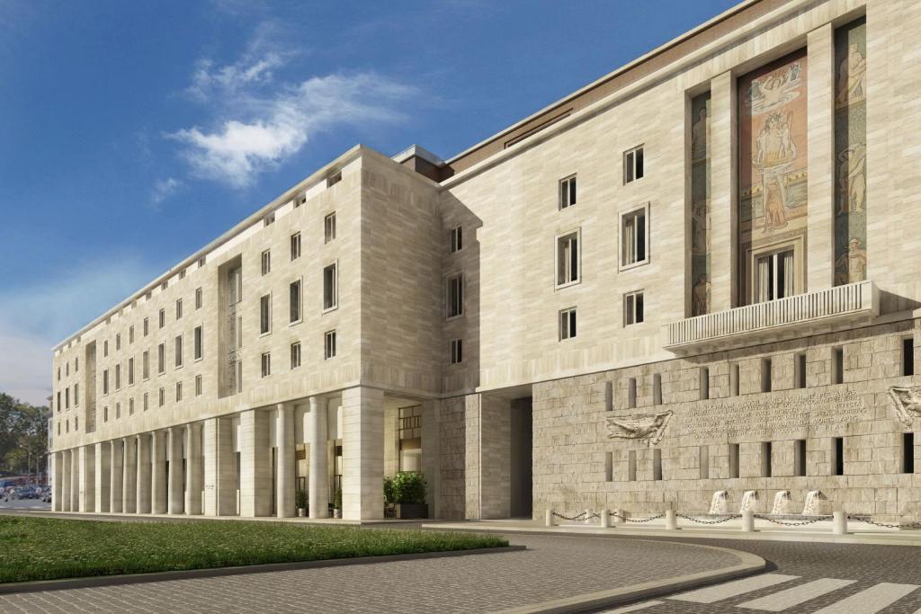 Featuring a terrace, a restaurant as well as a bar, Bulgari Hotel Roma is set in the centre of Rome, 500 metres from Via Condotti.