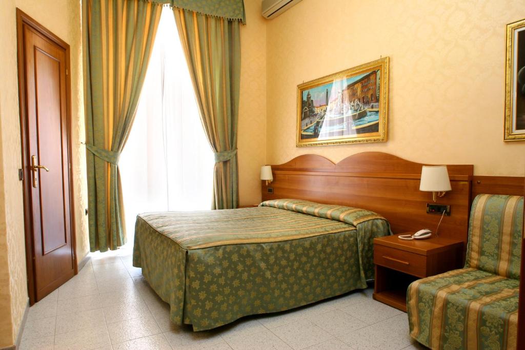 L'Hotel Teti è un hotel moderno e funzionale sul colle Esquiline, a 150 metri dalla stazione ferroviaria di Roma Termini e a pochi passi dalla Basilica di...
