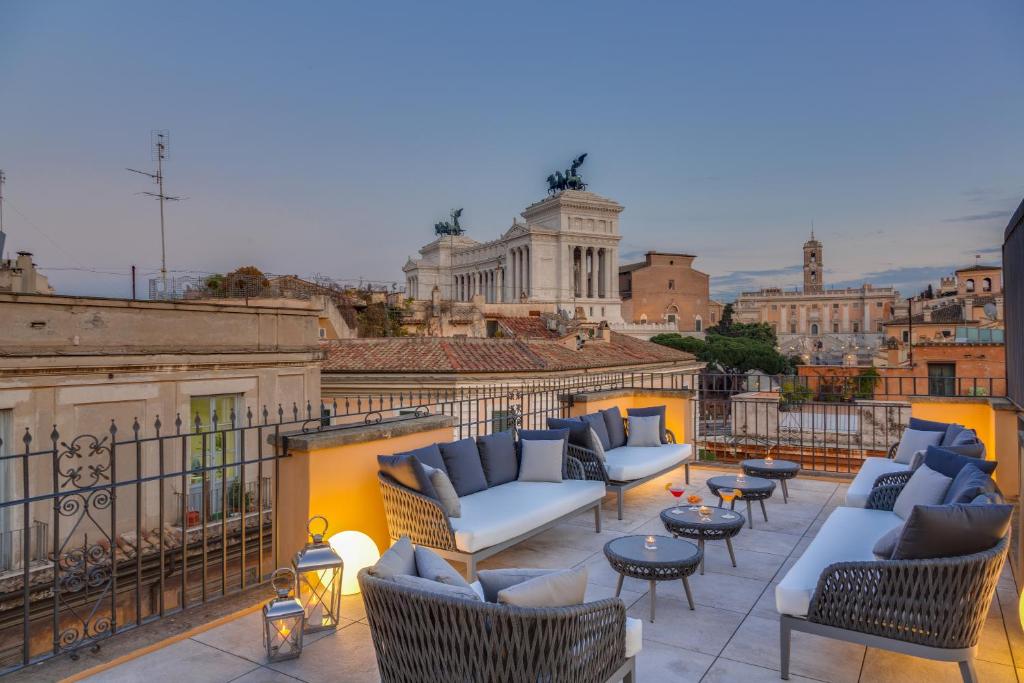 Situé à Rome, à quelques pas du Palazzo Venezia, l'Otivm Hotel propose un service de conciergerie, une réception ouverte 24h/24 et une connexion Wi-Fi gratuite dans tout l'établissement.