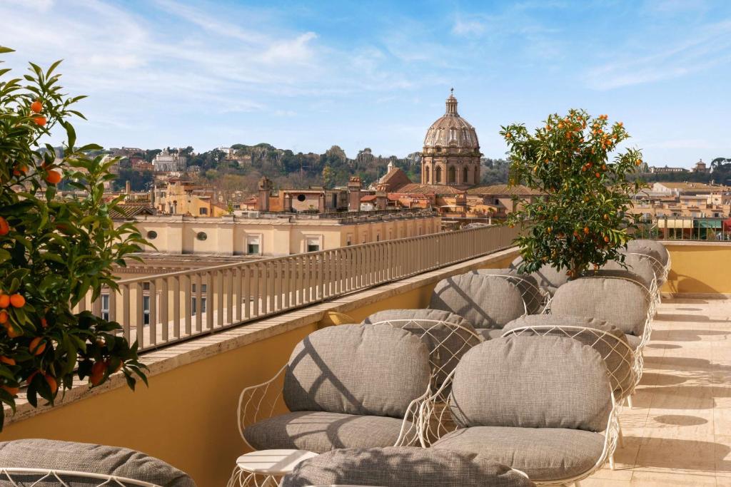 Radisson Collection Hotel, Roma Antica cuenta con jardín, terraza, restaurante y bar en Roma.