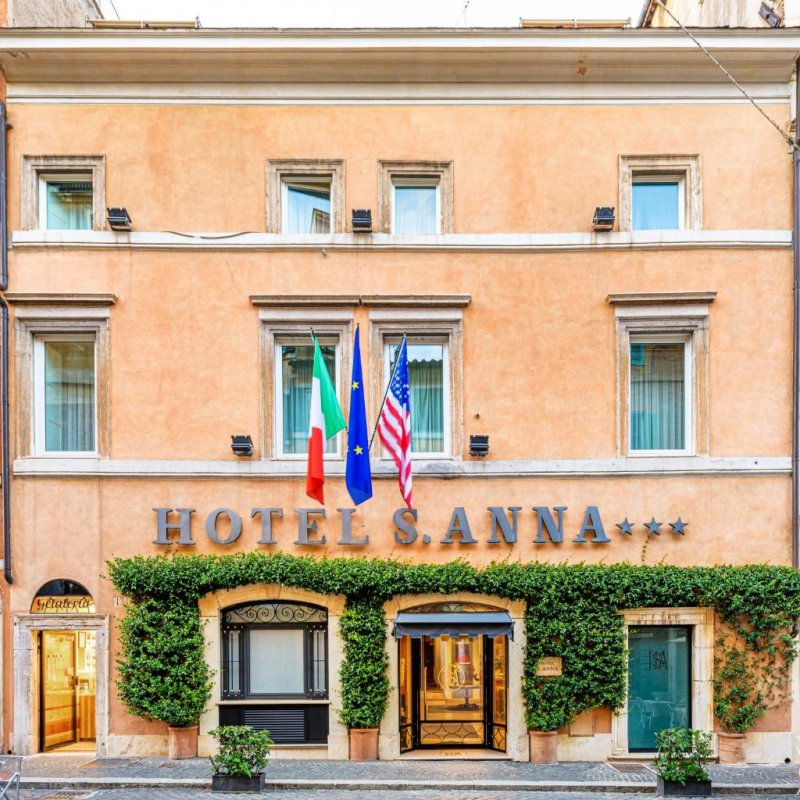 Situato a soli 200 metri dalla Basilica di San Pietro, il Sant'Anna Hotel è un edificio del XVII secolo che offre eleganti camere e interni nel centro di Roma.