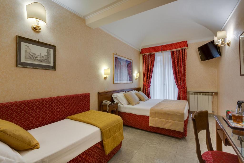 Situat în centrul Romei, la doar 200 de metri de Vatican City, Hotelul Silla este un hotel de familie. Toate camerele sunt în suită, iar WiFi este gratuit.