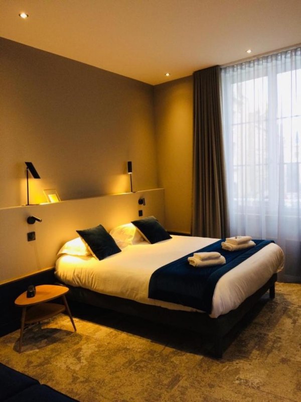 Hotel Brasserie Armoricaine is situated conveniently in the centre of Saint Malo, and offers a restaurant, free WiFi and a bar.
