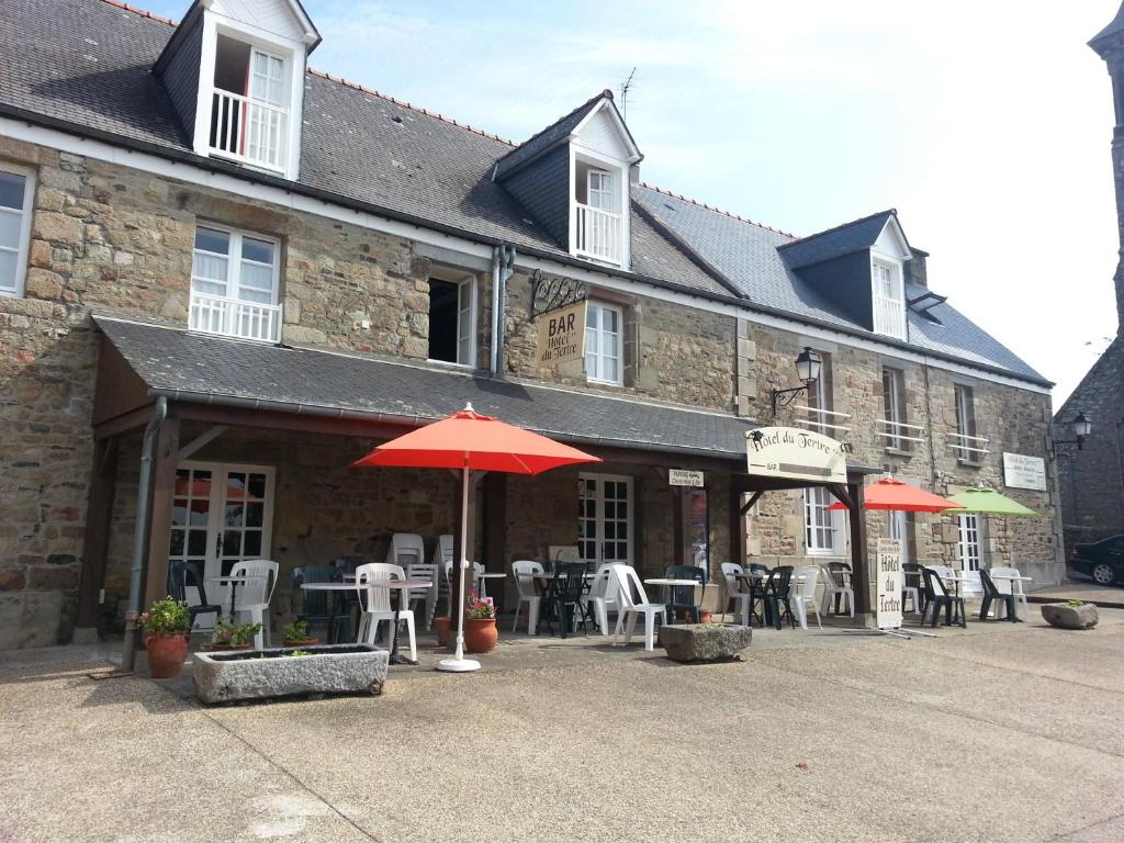 Bienvenue à l'Hôtel du Tertre, un charmant hôtel 2 étoiles idéalement situé dans la baie du Mont St-Michel, près de Saint-Malo et de Cancale.