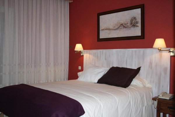 Hotel Cuatro Calzadas, Martinamor