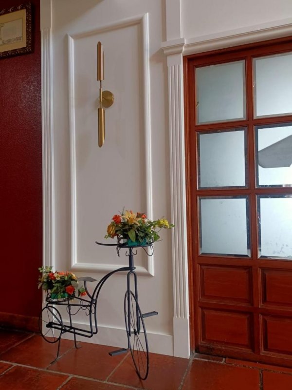 The Hotel La Rad is perfectly located by the motorway to Salamanca city, 15 kilometres away. Free parking and free Wi-Fi in public areas are available.