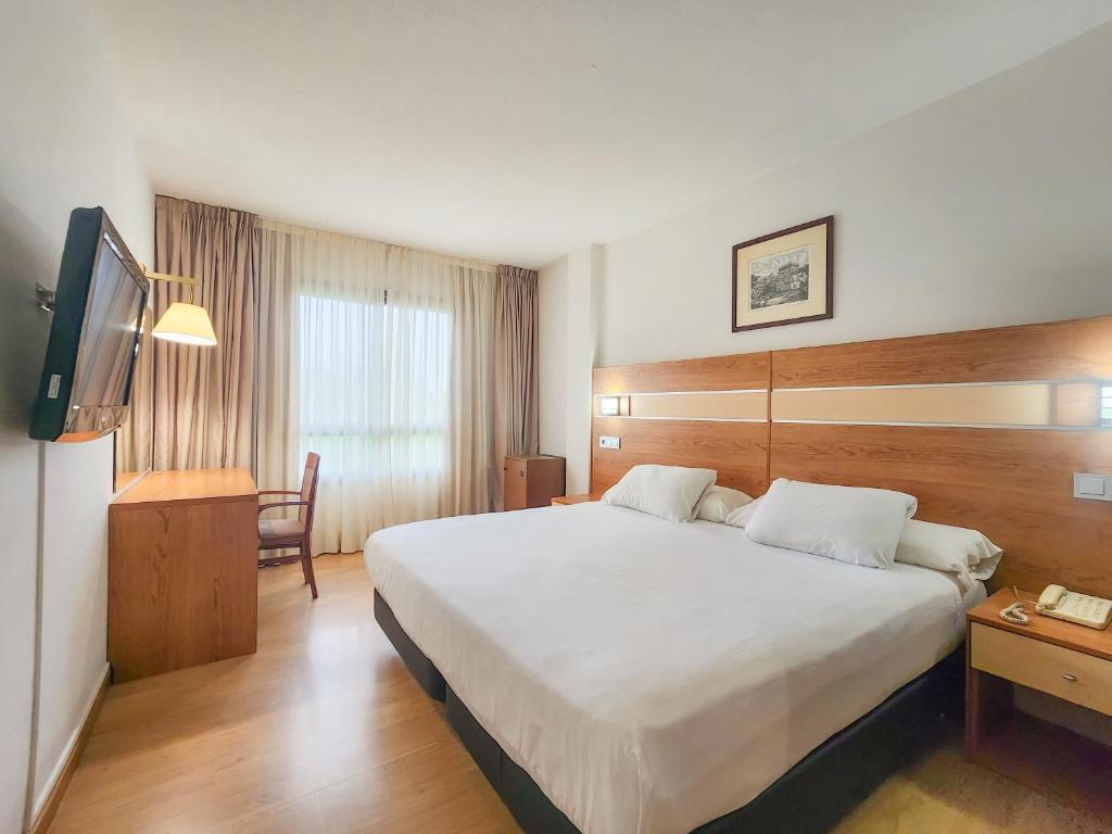 Hotel Faranda Los Tilos is set 3 km from Santiago de Compostela City Centre. There is free WiFi throughout.