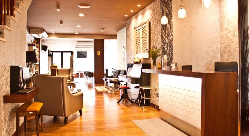 Situated in the small Galician town of Valga, this hotel enjoys an excellent position for visiting the untouched Rías Baixas coastline and the monumental...