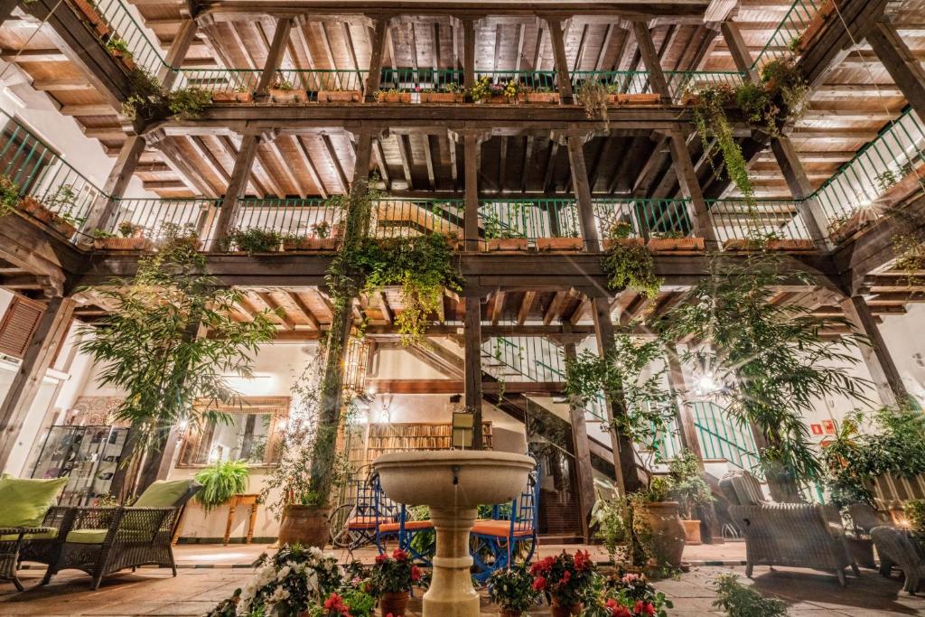 Situated in a delightful area of Seville, in the picturesque and authentic Barrio de Santa Cruz, the hotel is an attractive, converted manor house dating...