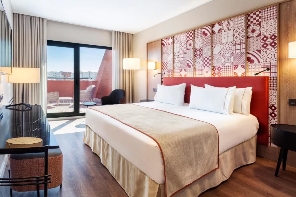 Well located in the Los Remedios district of Seville, Eurostars Guadalquivir is located 1.3 km from Triana Bridge - Isabel II Bridge, 1.