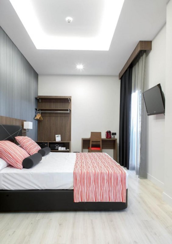 1.2 km from Archivo de Indias, Itaca Boutique Artemisa is located in Seville and offers air-conditioned rooms with free WiFi.