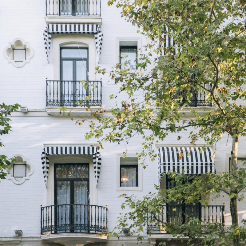 Situated in Seville historic and commercial center and 8 minutes’ walk from Seville Cathedral, Petit Palace Puerta de Triana offers cosy accommodation with...