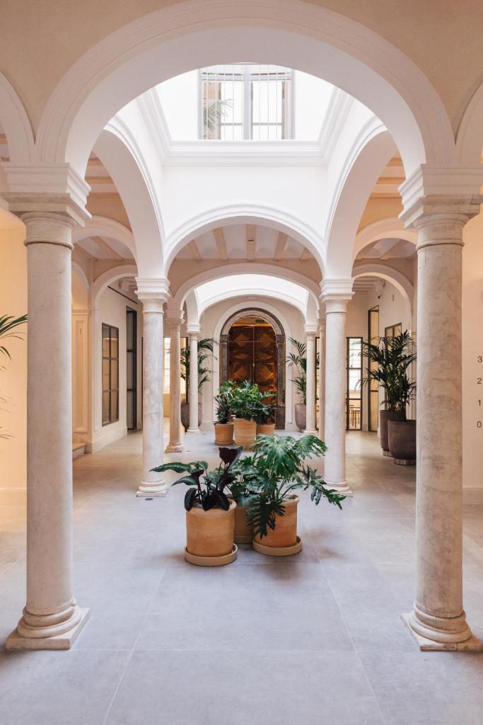 Plácido y Grata, Seville