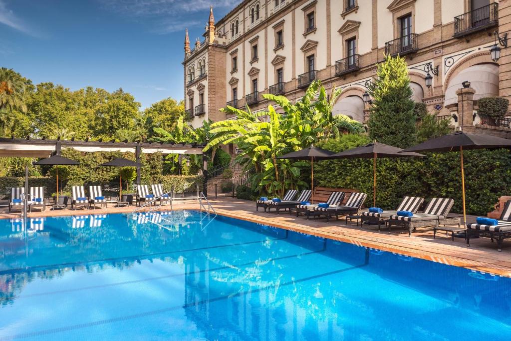 Hotel Alfonso XIII, a Luxury Collection Hotel, Sevilla befindet sich neben Sevillas Real Alcazares.