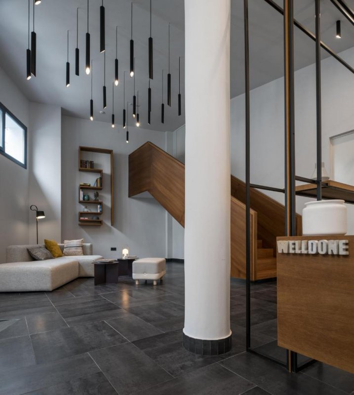 Newly renovated establishment reopens its doors. Set in the heart of Seville City Centre, just 300 metres from the Metropol Parasol, Welldone Antiquarium...