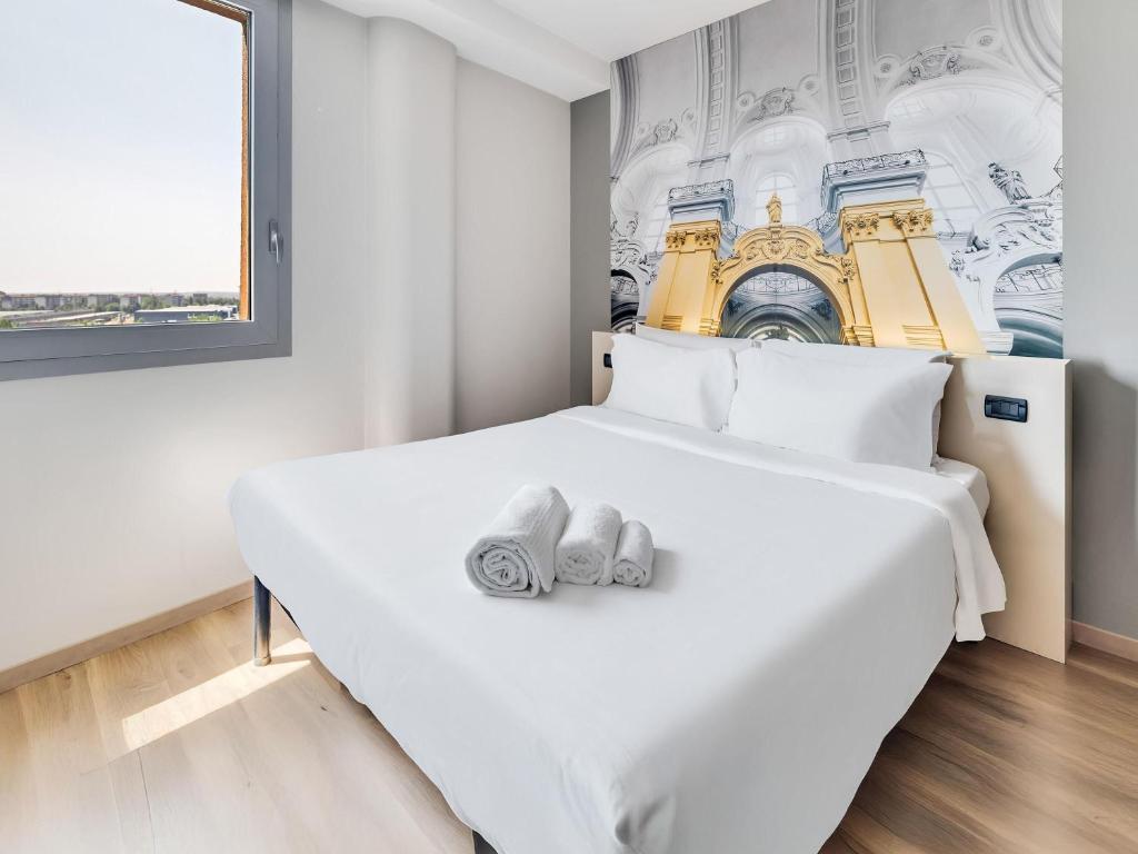Das B&B HOTEL Torino Orbassano liegt 2 km von der Drosso-Ausfahrt der Turiner Orbitalstraße Tangenziale Sud entfernt und nur eine 4-minütige Fahrt von der...