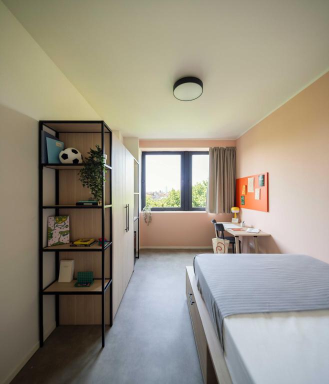 Blossom Rooms by RELIFE has a fitness centre, garden, a terrace and bar in Turin. With free WiFi, this 2-star hotel offers a 24-hour front desk.