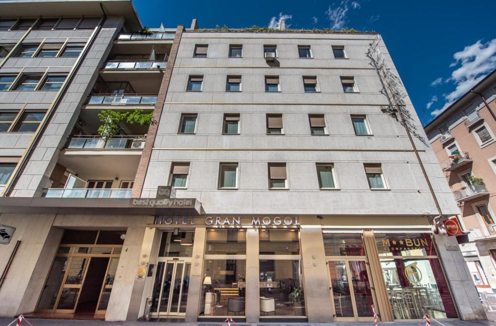 Beste Qualität Das Hotel Gran Mogol liegt nur 200 m vom Bahnhof Torino Porta Nuova und dem U-Bahnhof und 15 Gehminuten von der Kathedrale des 15. Jahrhunderts entfernt.