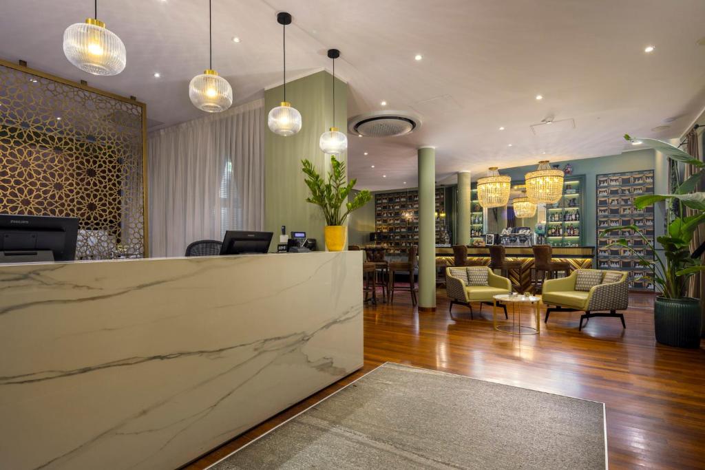 Hotel Indigo Turin, ein IHG Hotel befindet sich in der verkehrsbeschränkten Gegend von Hotel Indigo Turin, einem IHG Hotel, direkt hinter Piazza Castello und in der Nähe der...