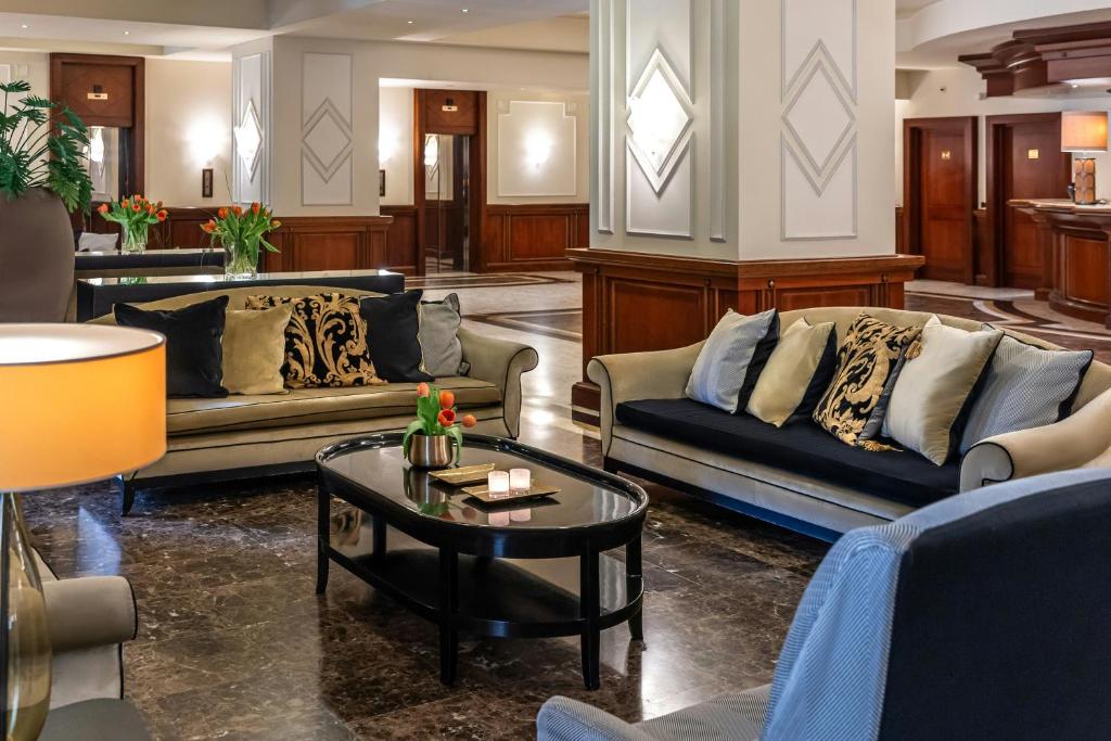 Starhotels Majestic is just 200 metres from Turin’s Porta Nuova Station.