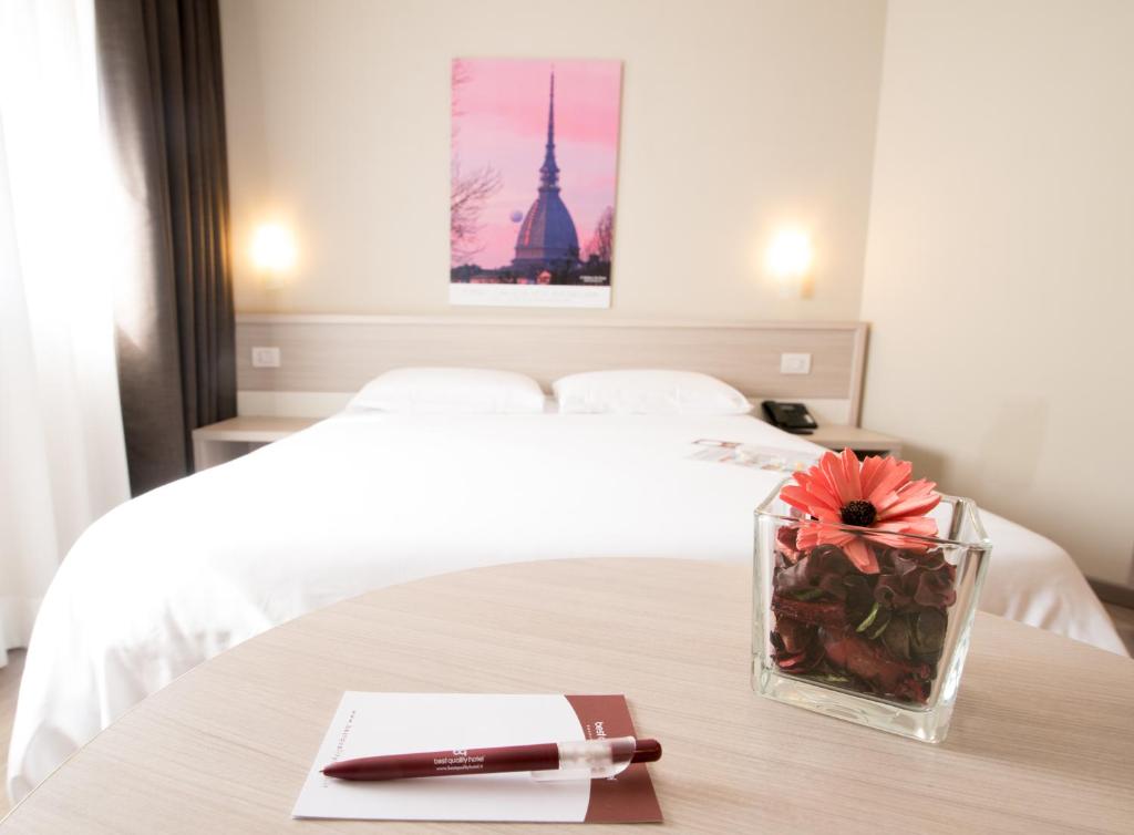 Best Quality Hotel Politecnico is just off Corso Peschiera, 700 metres from Turin's Politecnico University and near the Olympic Stadium.