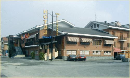 Hotel Quo Vadis, None